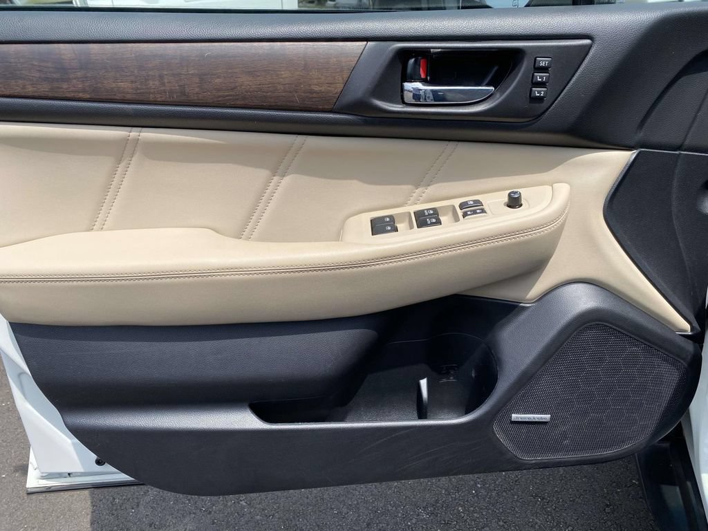 Used 2019 Subaru Outback 2.5i Limited AWD/4WD image 18