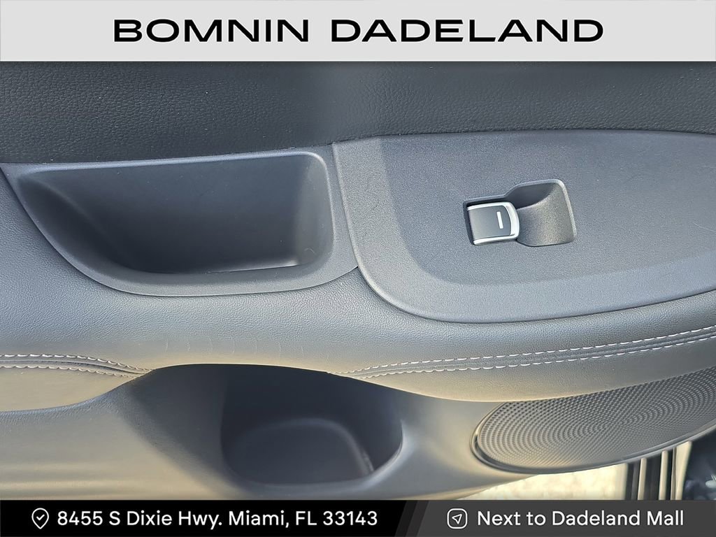 Used 2025 Honda HR-V EX-L image 11