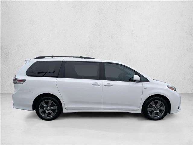 Used 2019 Toyota Sienna SE w/ SE Preferred Package AWD/4WD image 4