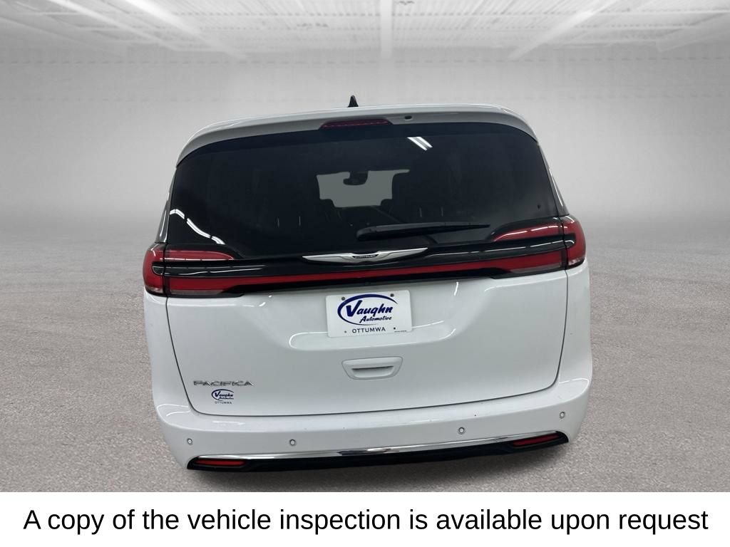 Used 2023 Chrysler Pacifica Touring-L FWD image 12