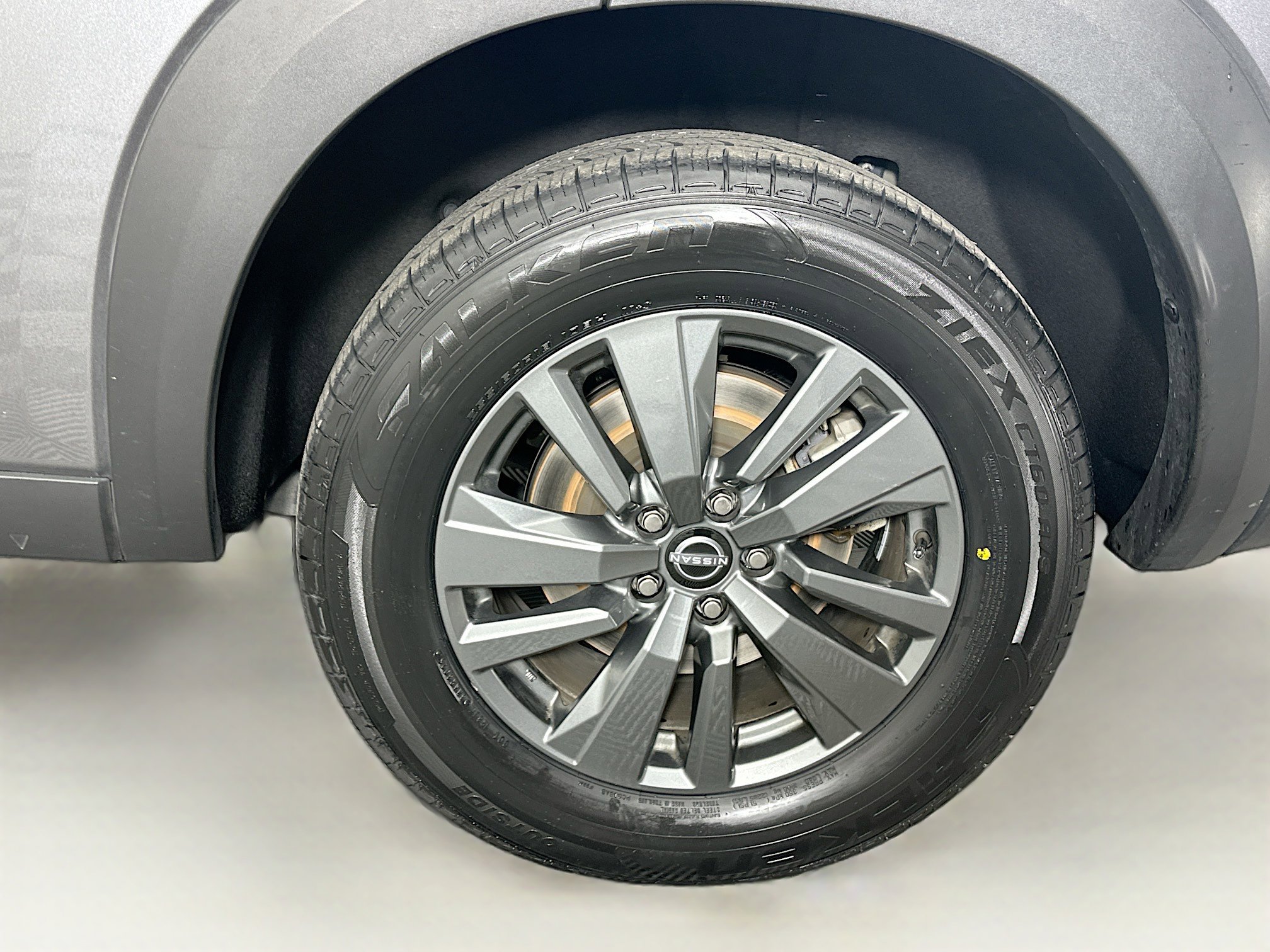 Used 2024 Nissan Pathfinder SV image 11