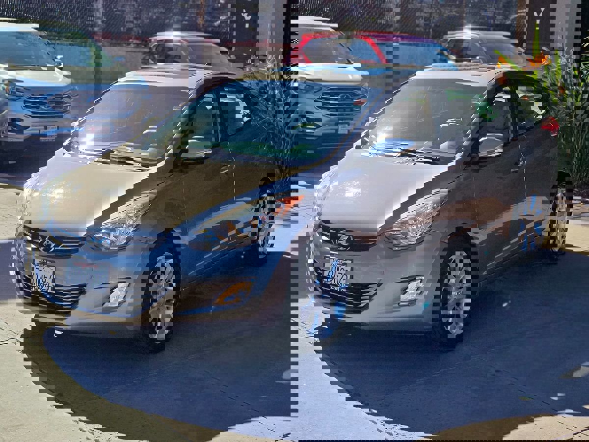 Used 2012 Hyundai Elantra Limited w/ Technology Pkg 5 image 7