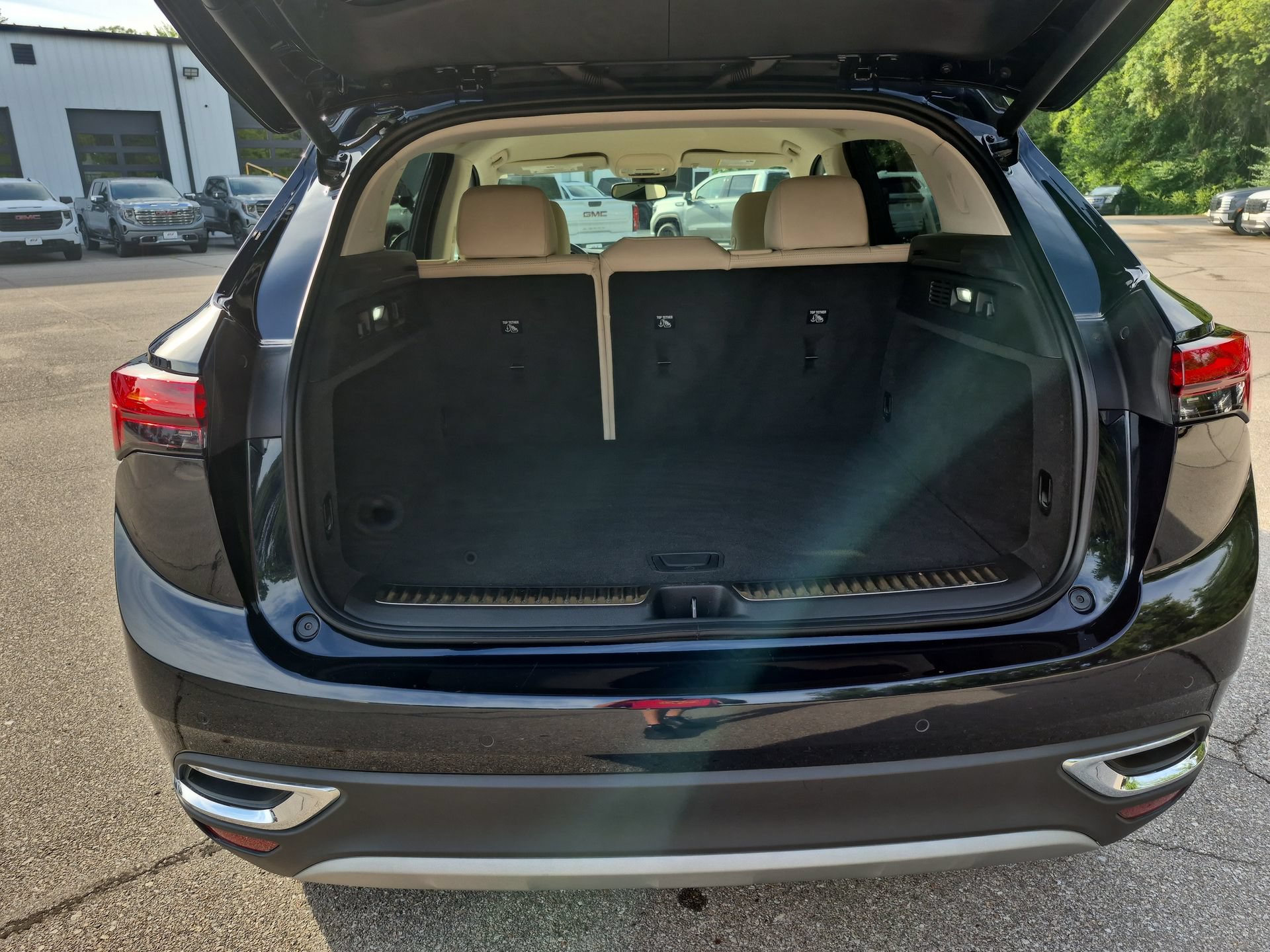 Used 2021 Buick Envision Essence w/ Technology Package I AWD/4WD image 27