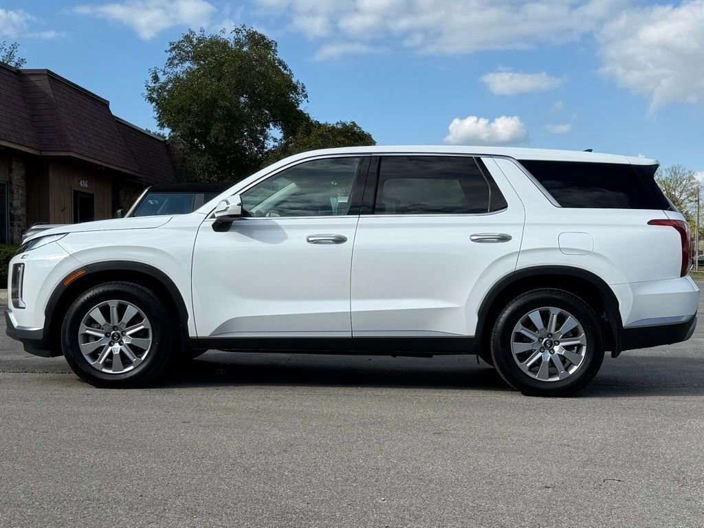 Used 2023 Hyundai Palisade SE w/ Cargo Package AWD/4WD image 2