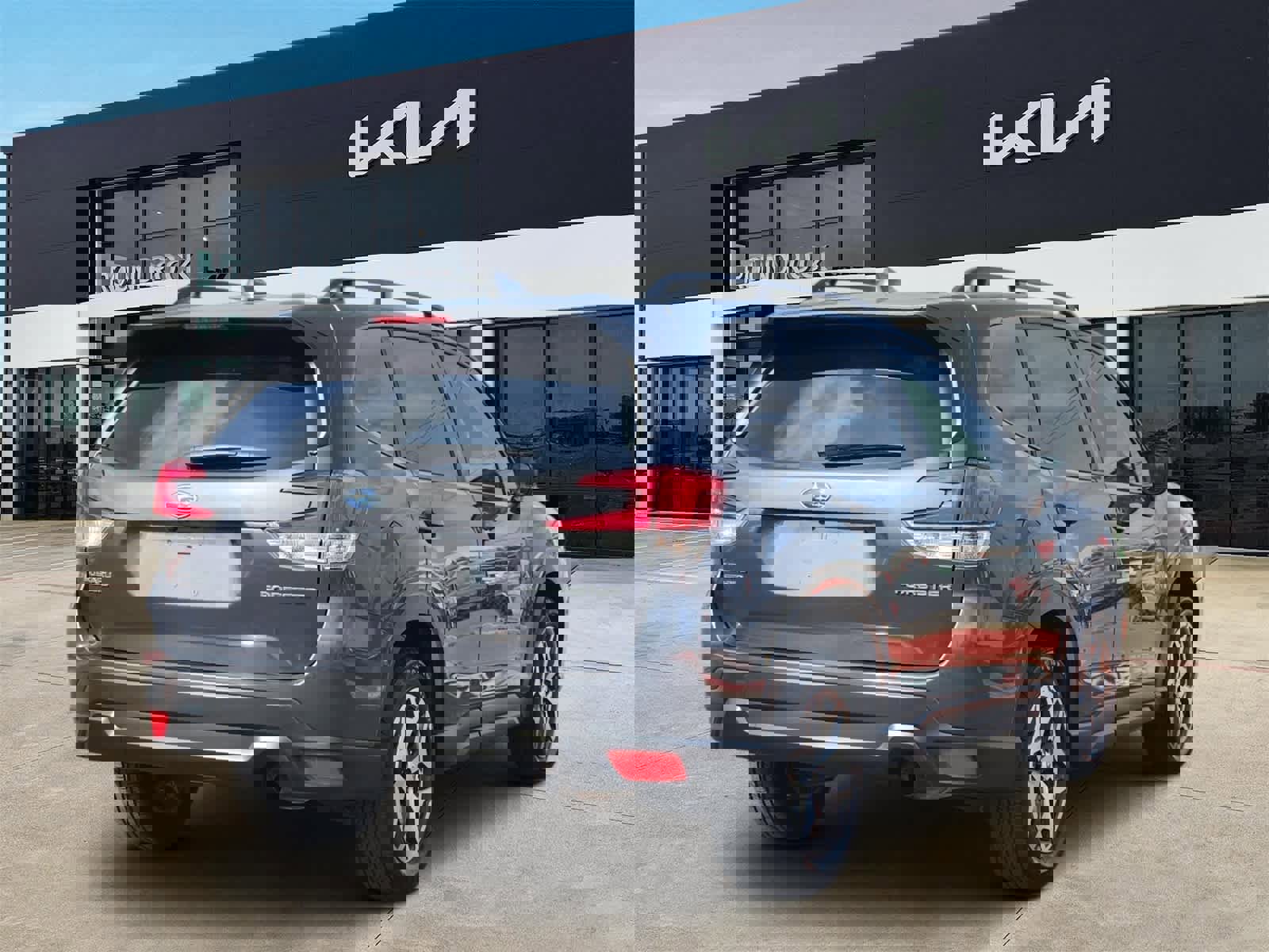 Used 2023 Subaru Forester Premium image 5