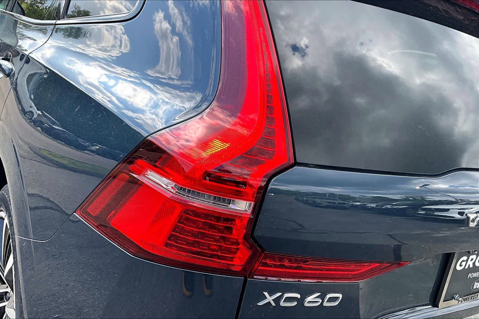 Certified 2023 Volvo XC60 B5 Plus w/ Climate Package AWD/4WD image 27