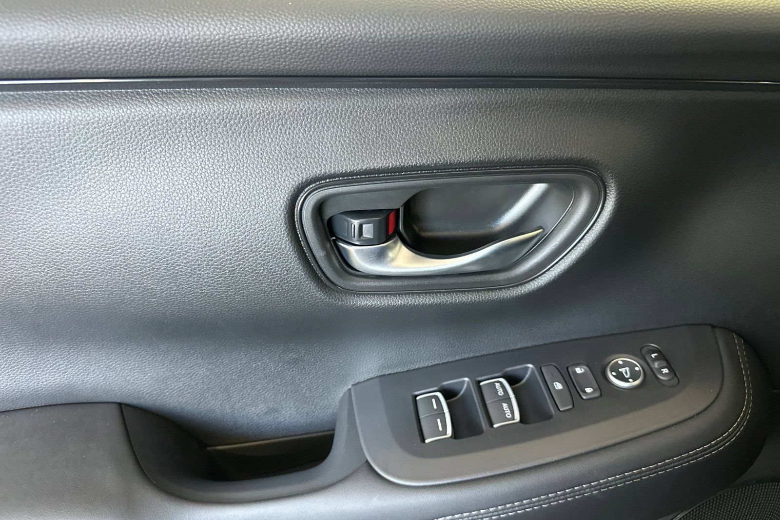 New 2027 Honda HR-V EX-L image 11