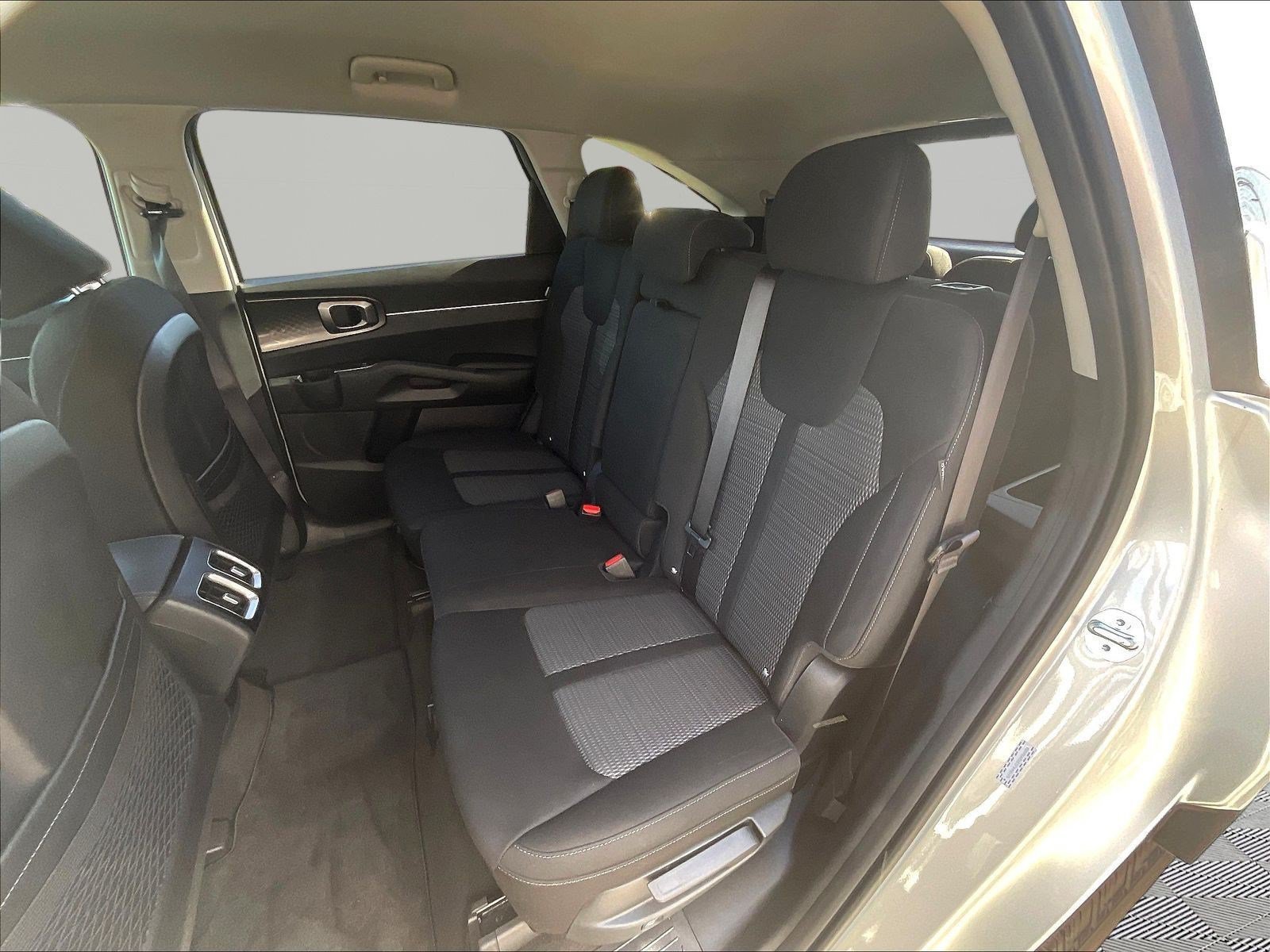 New 2026 Kia Sorento LX FWD image 18