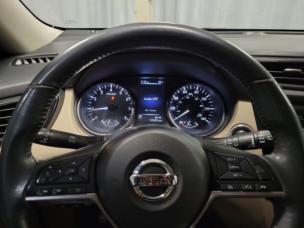 Used 2017 Nissan Rogue SV image 15