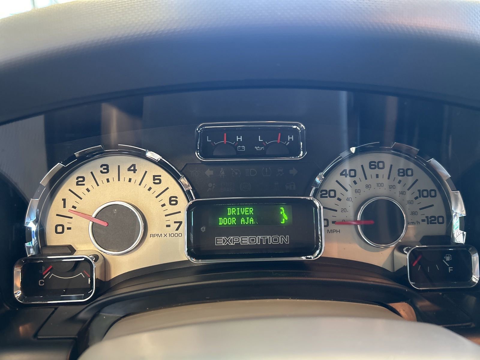 Used 2013 Ford Expedition EL Limited image 23