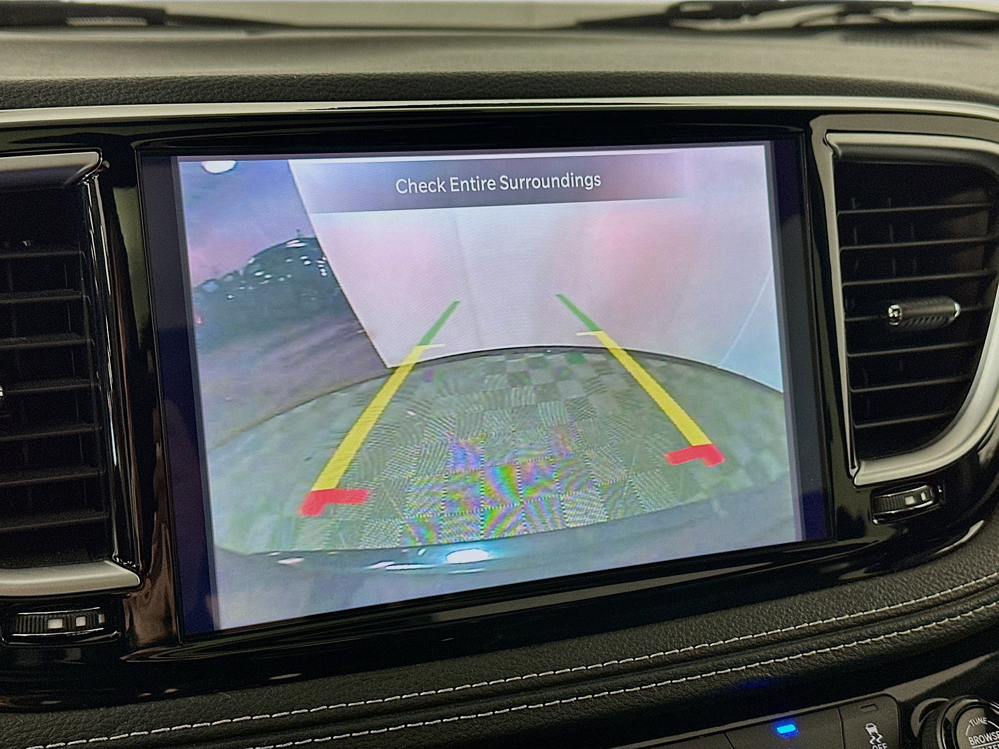 Used 2025 Chrysler Pacifica Limited FWD image 14