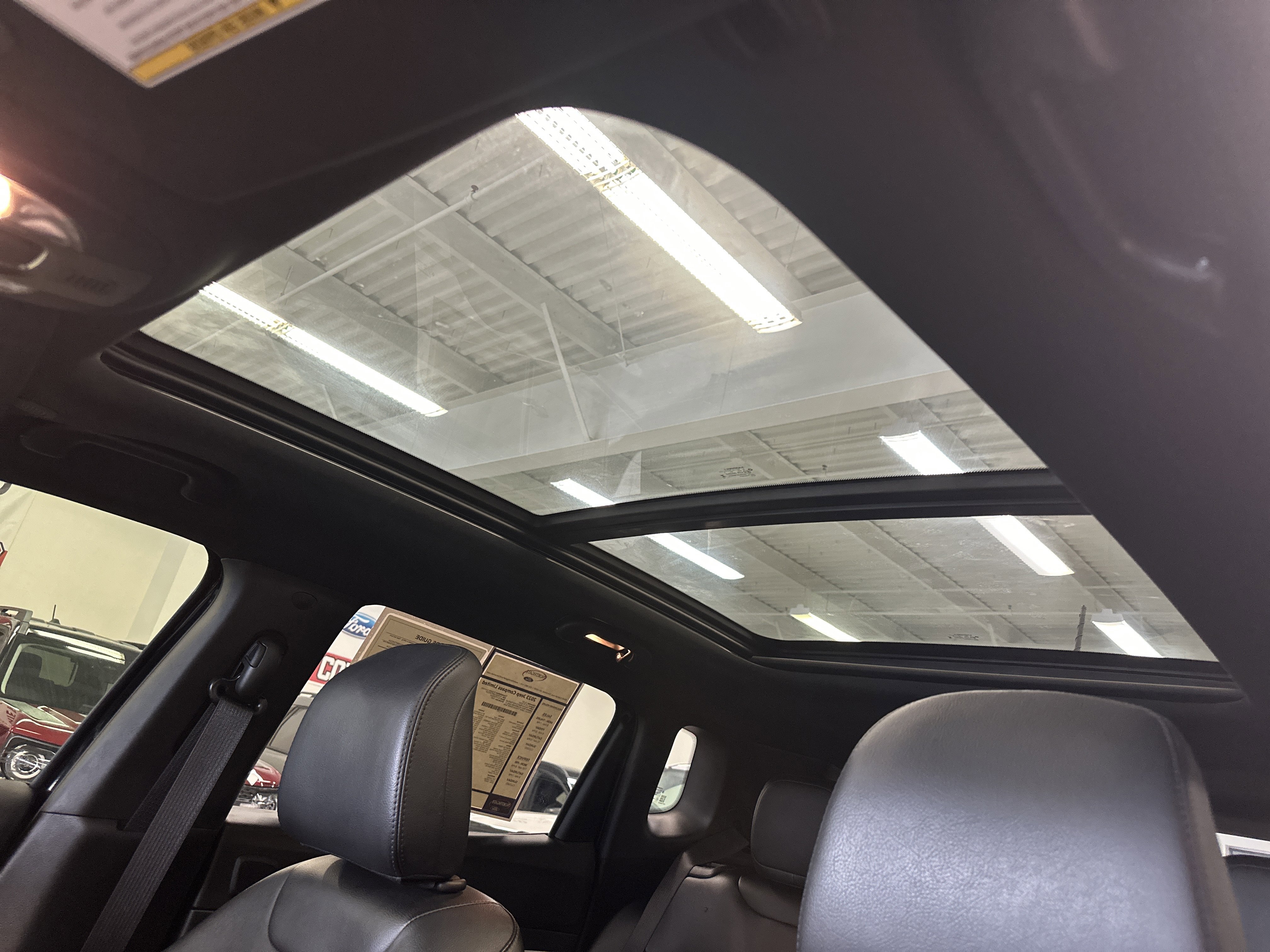 Used 2023 Jeep Compass Limited w/ Sun and Sound Group image 4