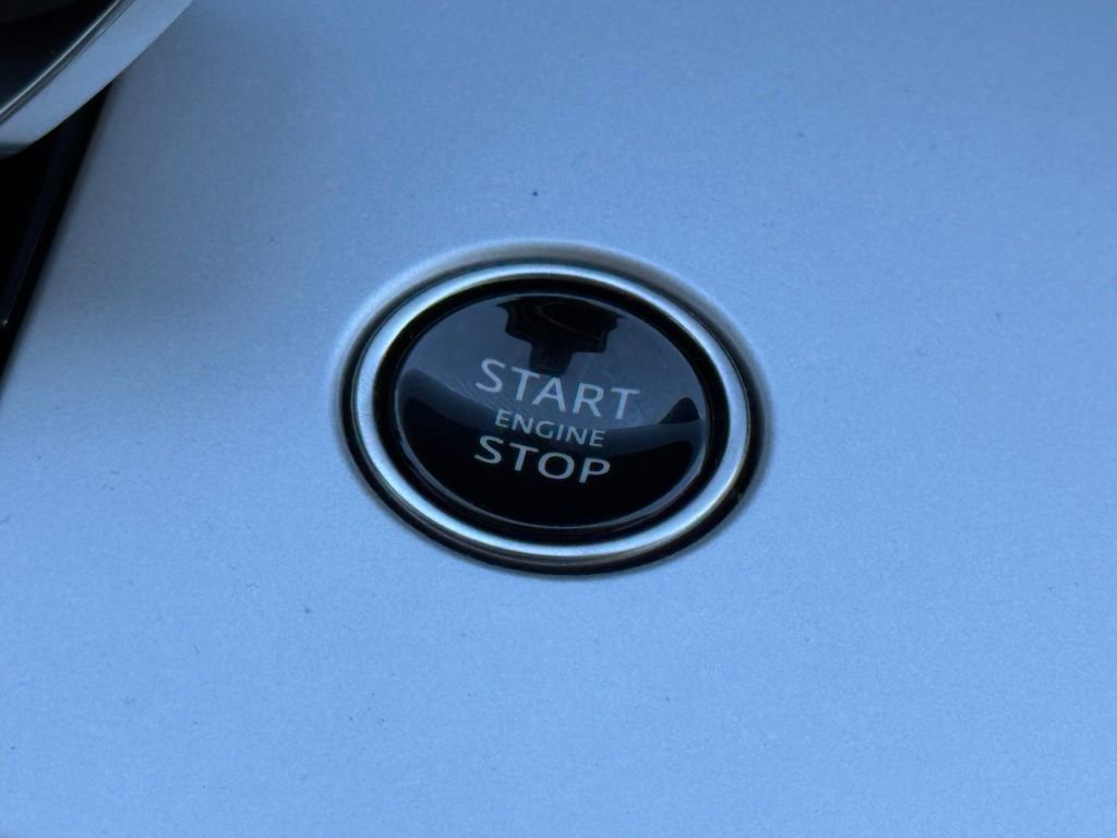 Used 2024 Land Rover Range Rover Long Wheelbase Autobiography image 22