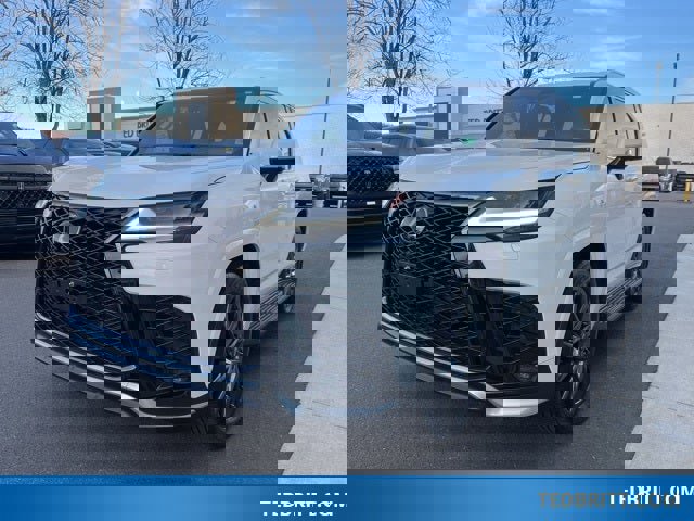 Used 2024 Lexus LX 600 F Sport image 3