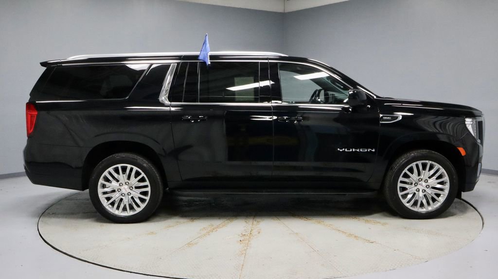 Used 2024 GMC Yukon XL SLE image 11