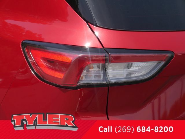 Used 2022 Ford Escape SEL w/ Technology Package AWD/4WD image 12