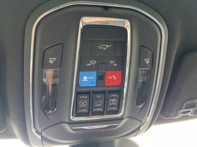 Used 2024 Jeep Grand Cherokee Limited 4xe image 31