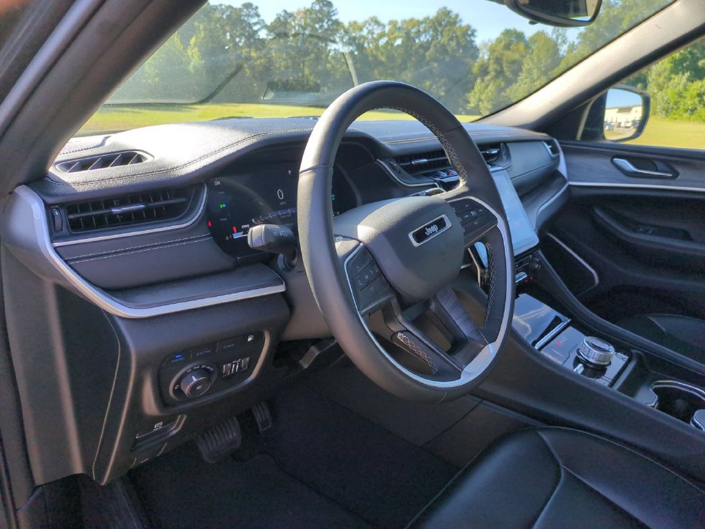 Used 2024 Jeep Grand Cherokee Limited 4xe AWD/4WD image 16