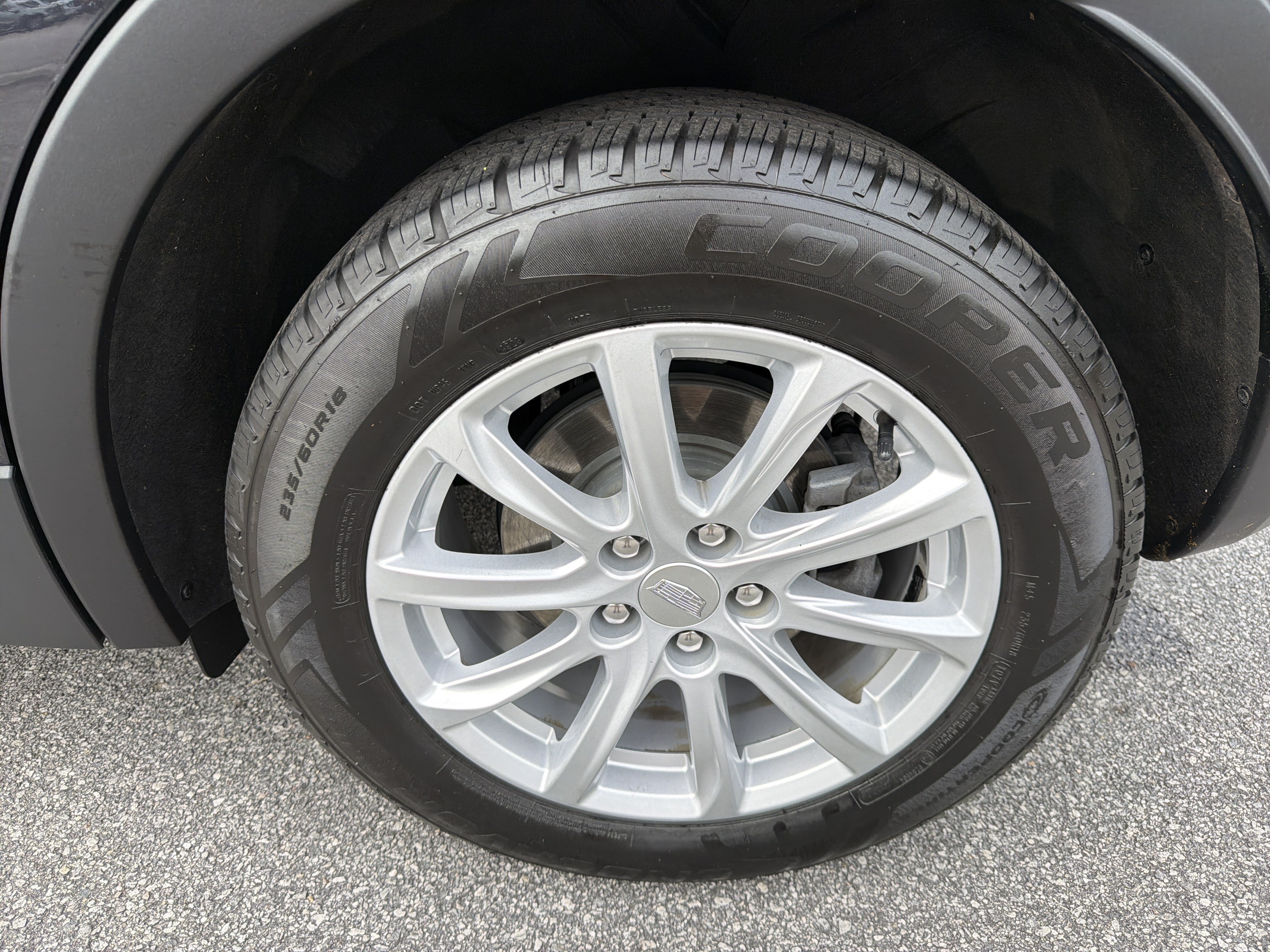Used 2023 Cadillac XT4 Luxury w/ Cold Weather Package FWD image 20