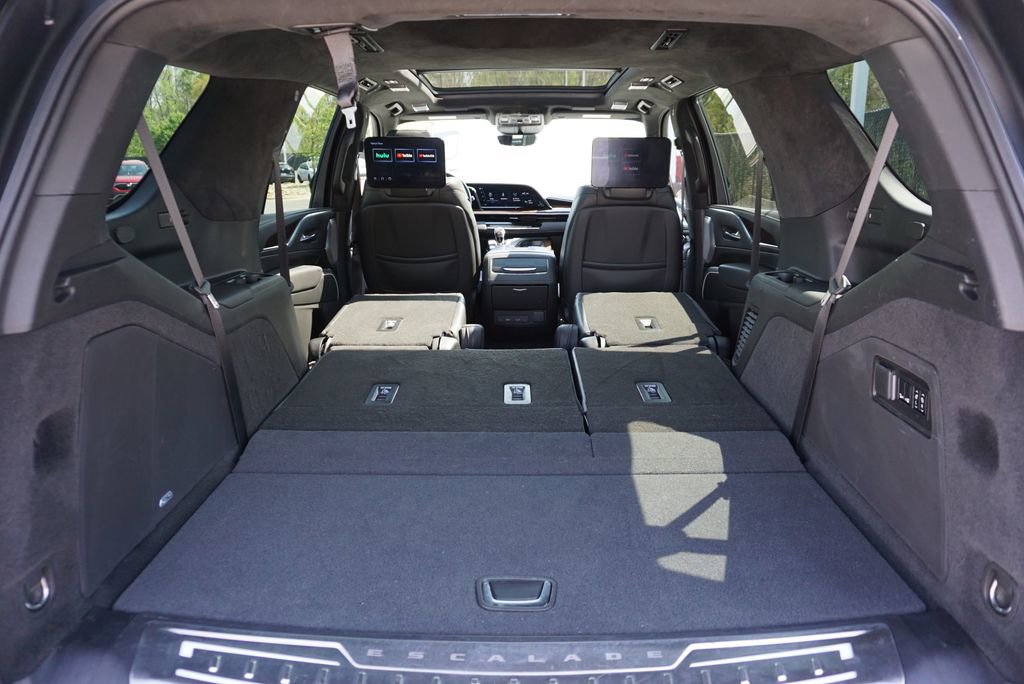Used 2022 Cadillac Escalade Sport Platinum w/ LPO, ONYX Package image 40