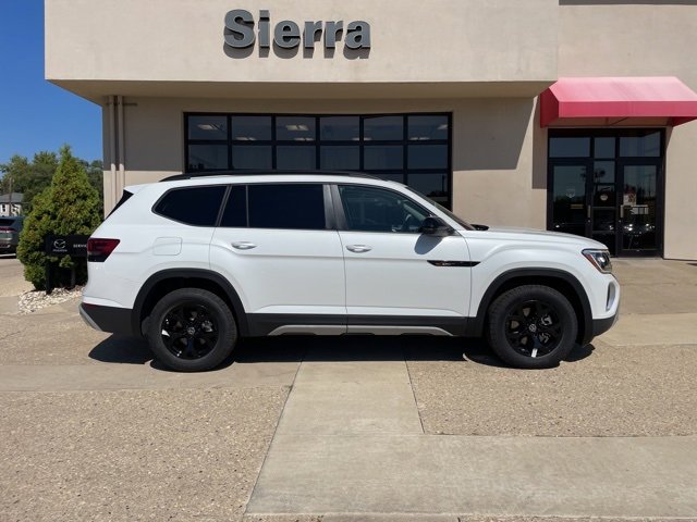 New 2026 Volkswagen Atlas Peak Edition image 4