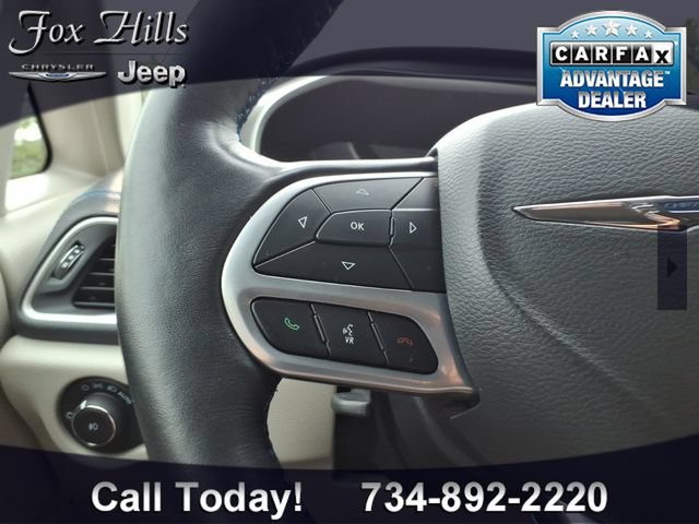 Used 2021 Chrysler Pacifica Touring-L FWD image 17