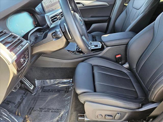 Used 2025 BMW X4 xDrive30i w/ Premium Package image 17