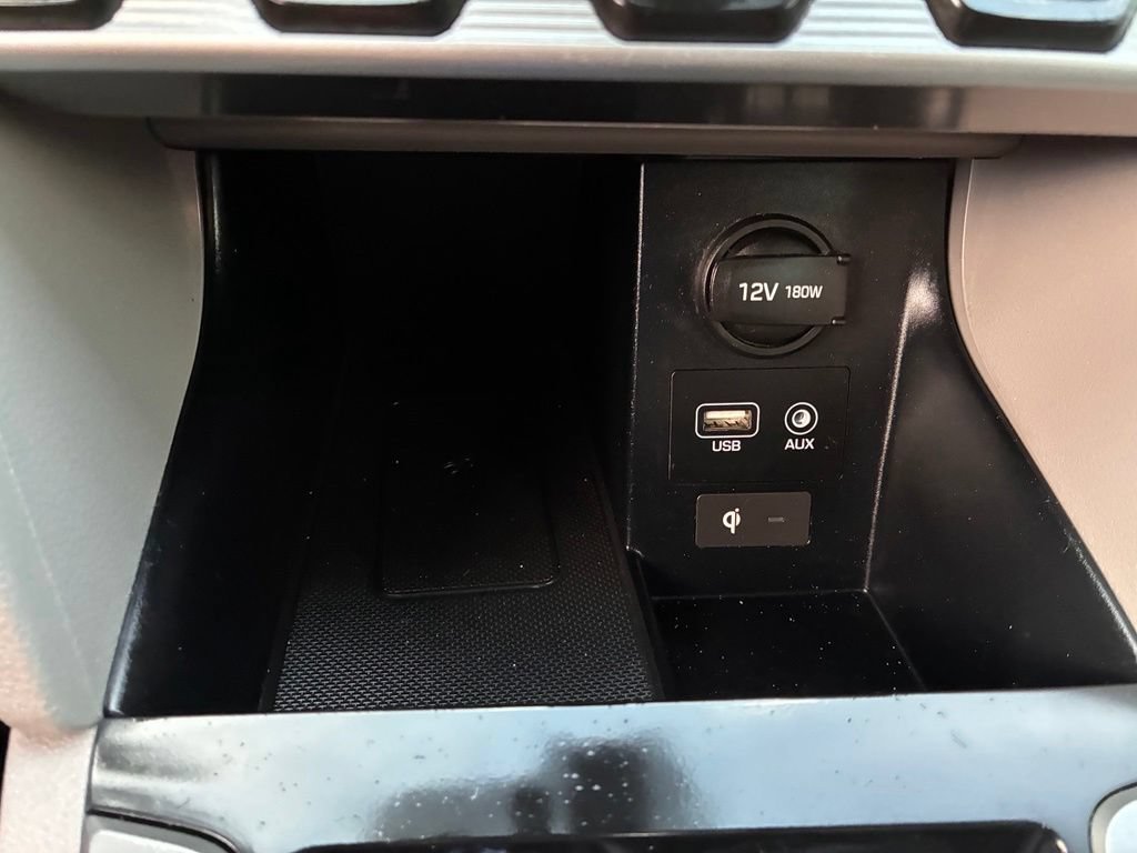 Used 2020 Hyundai Elantra Limited FWD image 33