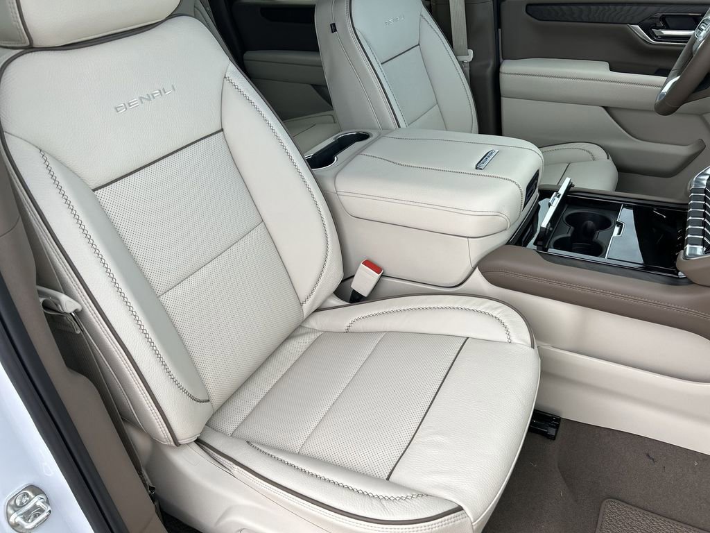 New 2026 GMC Yukon XL Denali w/ Sun & Power Step Package image 29