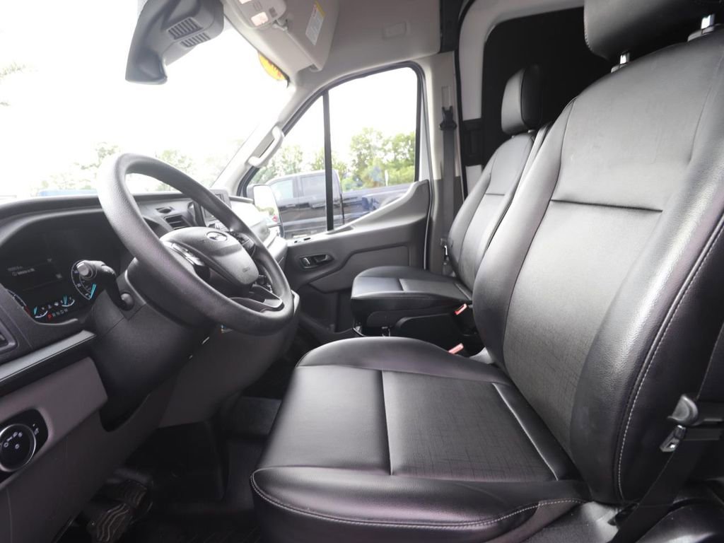 Certified 2025 Ford Transit 250 148 High Roof Extended RWD image 2
