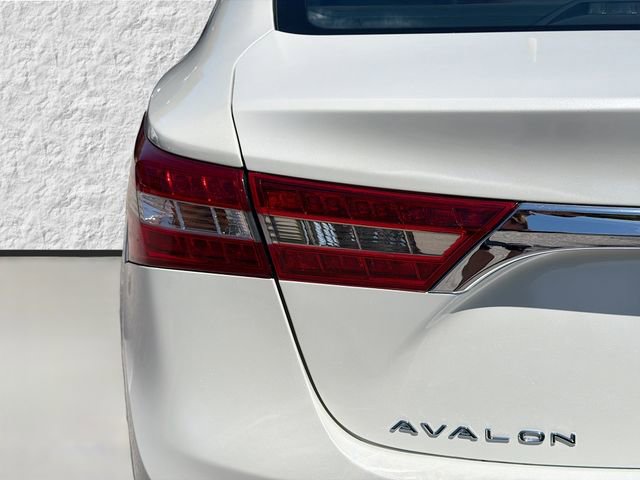 Used 2017 Toyota Avalon Limited w/ Carpet Mat Package FWD image 10