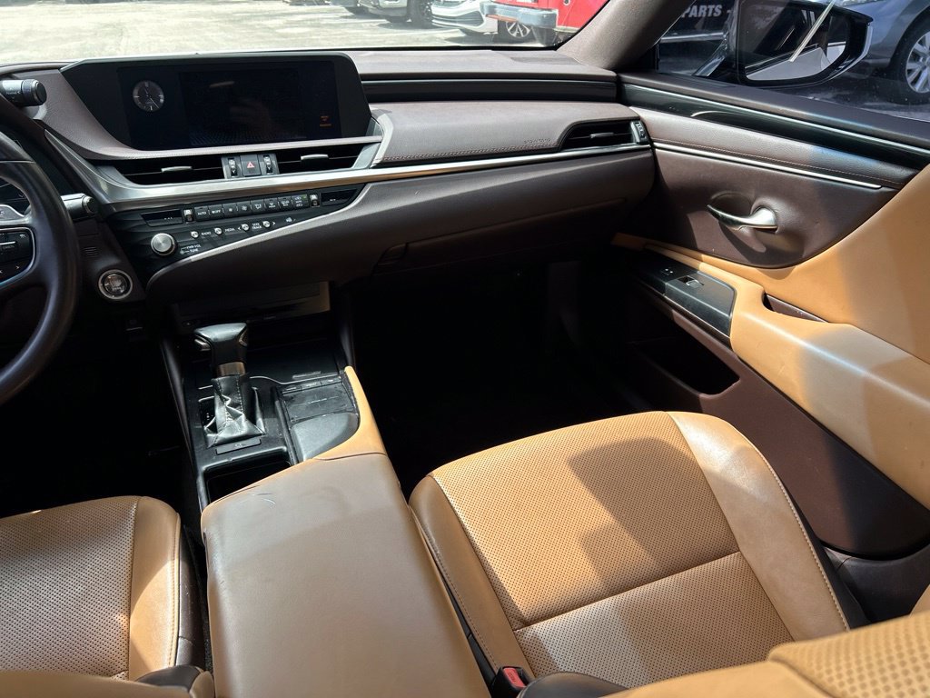 Used 2021 Lexus ES 350 w/ Accessory Package FWD image 11