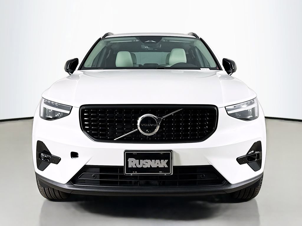 New 2026 Volvo XC40 B5 Plus w/ Climate Package image 2