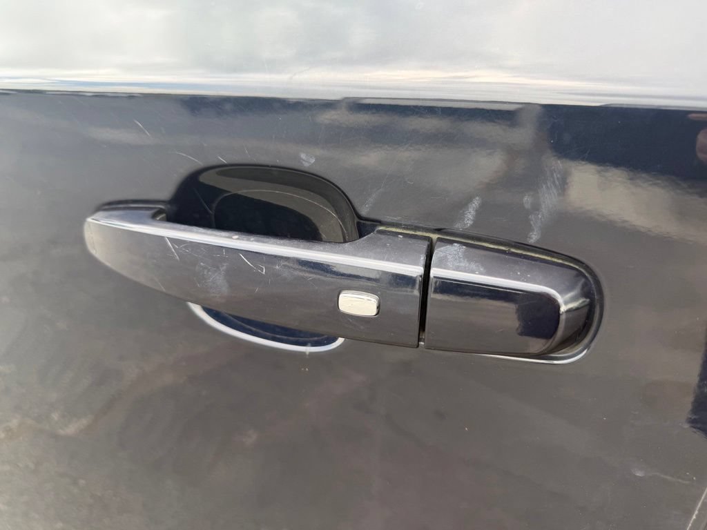 Used 2020 Chevrolet Traverse LT FWD image 3