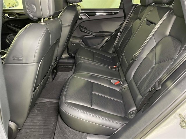 Used 2025 Porsche Macan image 19