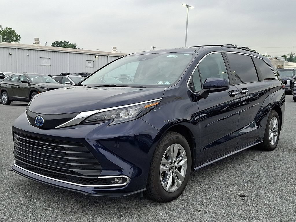 Used 2024 Toyota Sienna XLE w/ XLE Plus Package