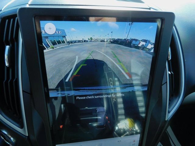 Used 2023 Ford Edge SEL image 29