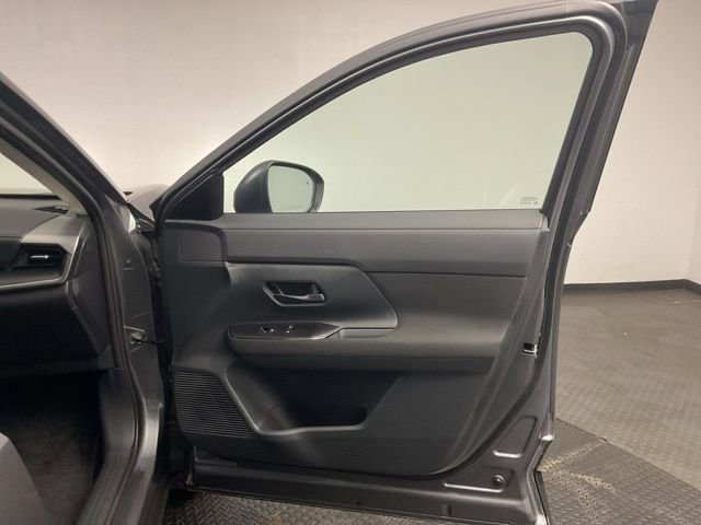 Used 2025 Nissan Kicks S image 23