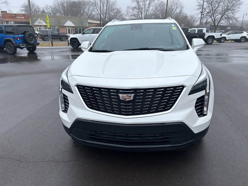 Used 2023 Cadillac XT4 Luxury w/ Cold Weather Package image 2