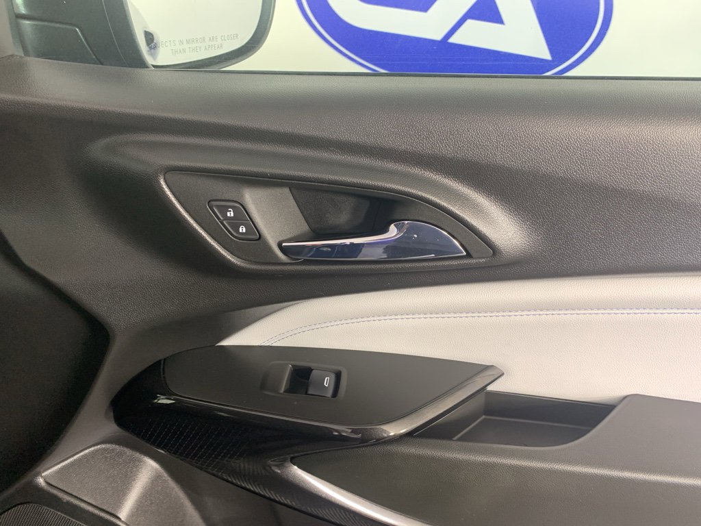 Used 2024 Chevrolet Trax LT w/ Sunroof Package image 41