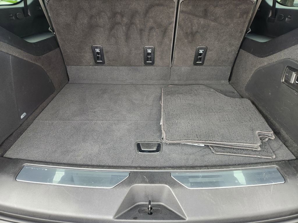 Used 2024 Cadillac Escalade ESV Sport Platinum w/ LPO, ONYX Package AWD/4WD image 34