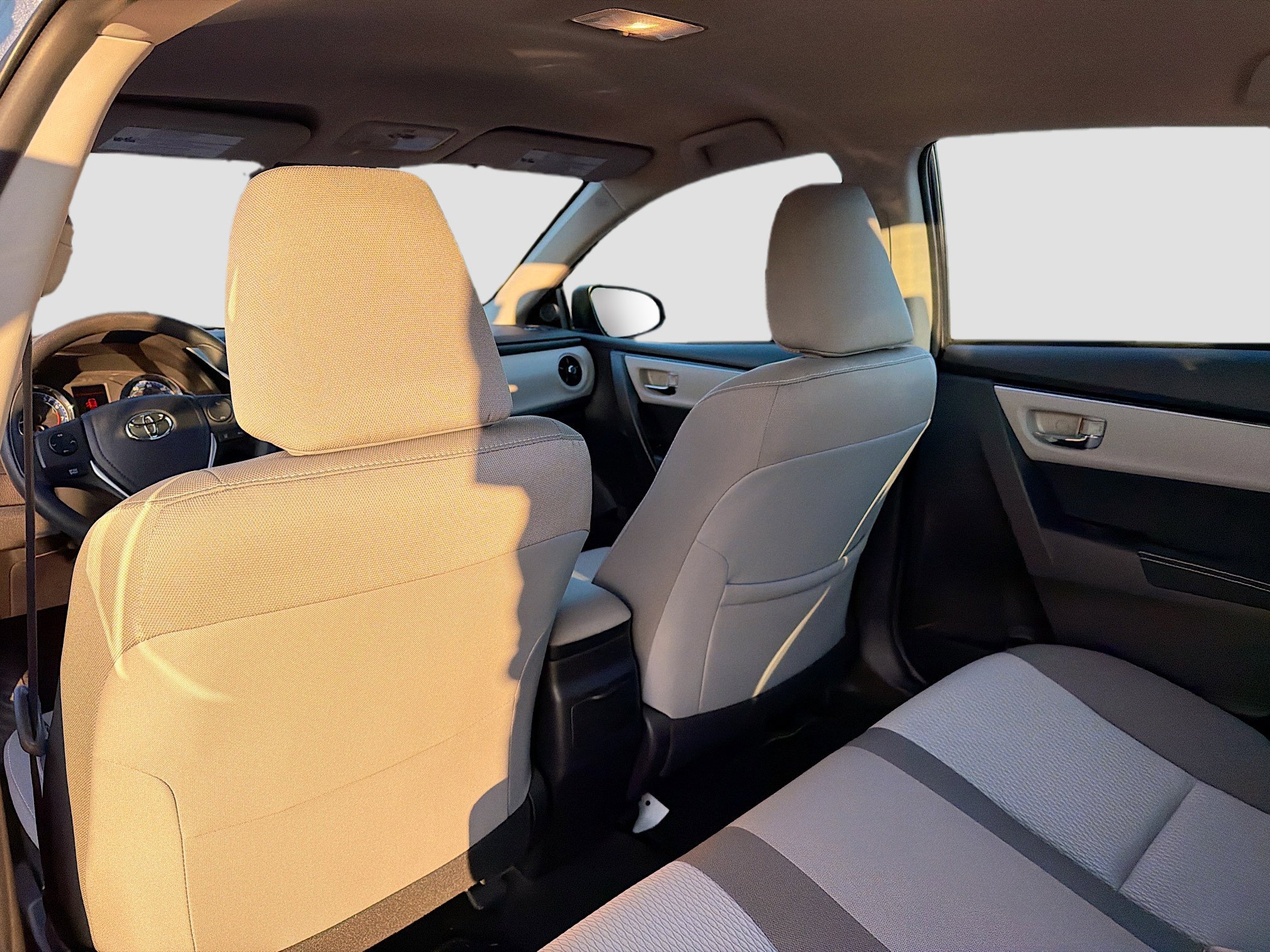 Used 2017 Toyota Corolla LE image 6