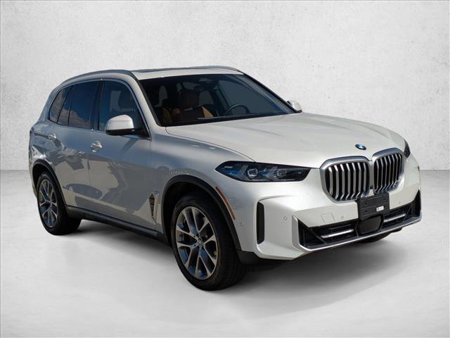 Used 2024 BMW X5 xDrive40i w/ Premium Package image 3