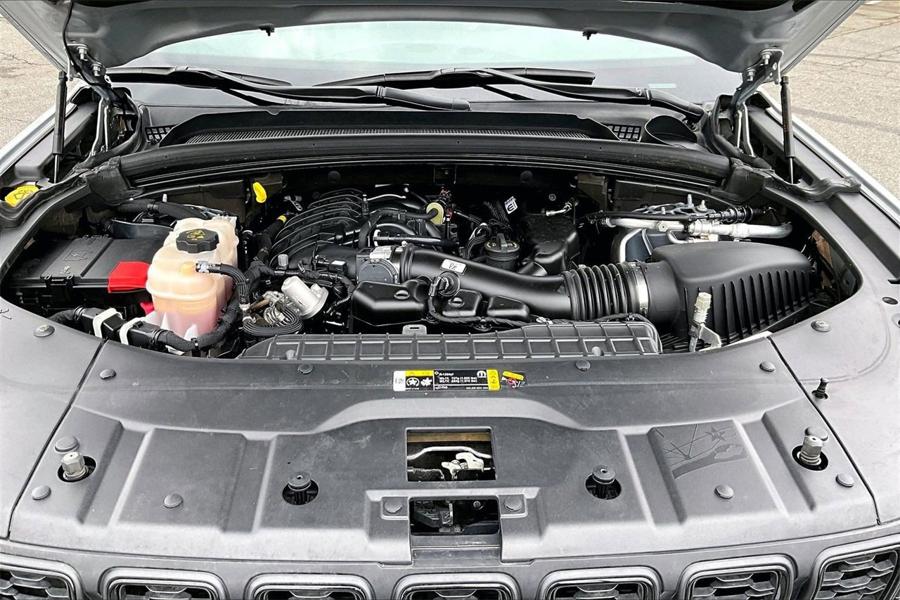 Certified 2024 Jeep Grand Cherokee L Laredo image 35