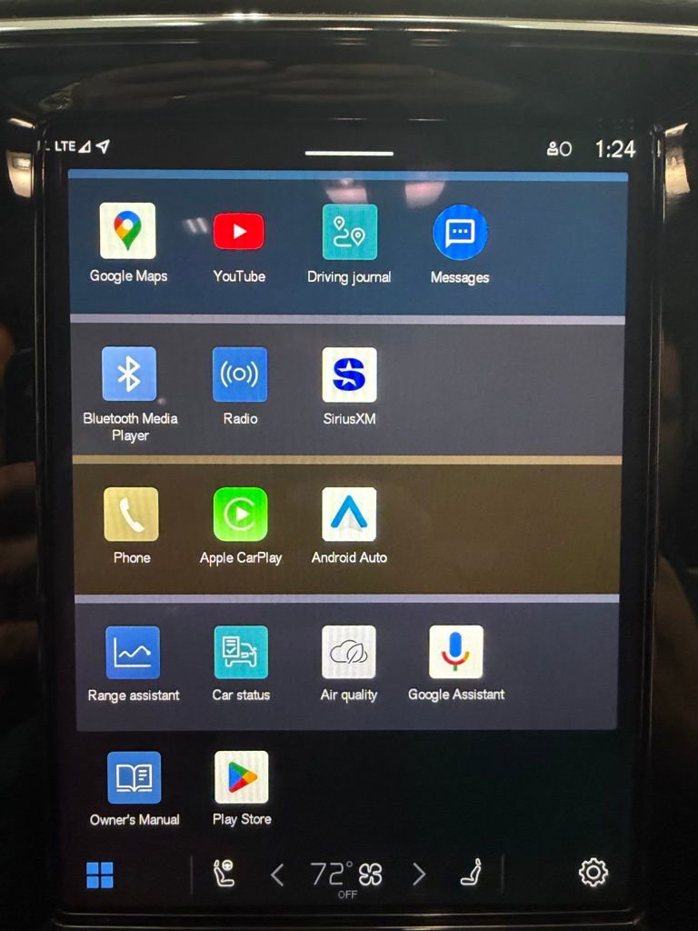 Used 2023 Volvo C40 P8 Recharge Ultimate image 25