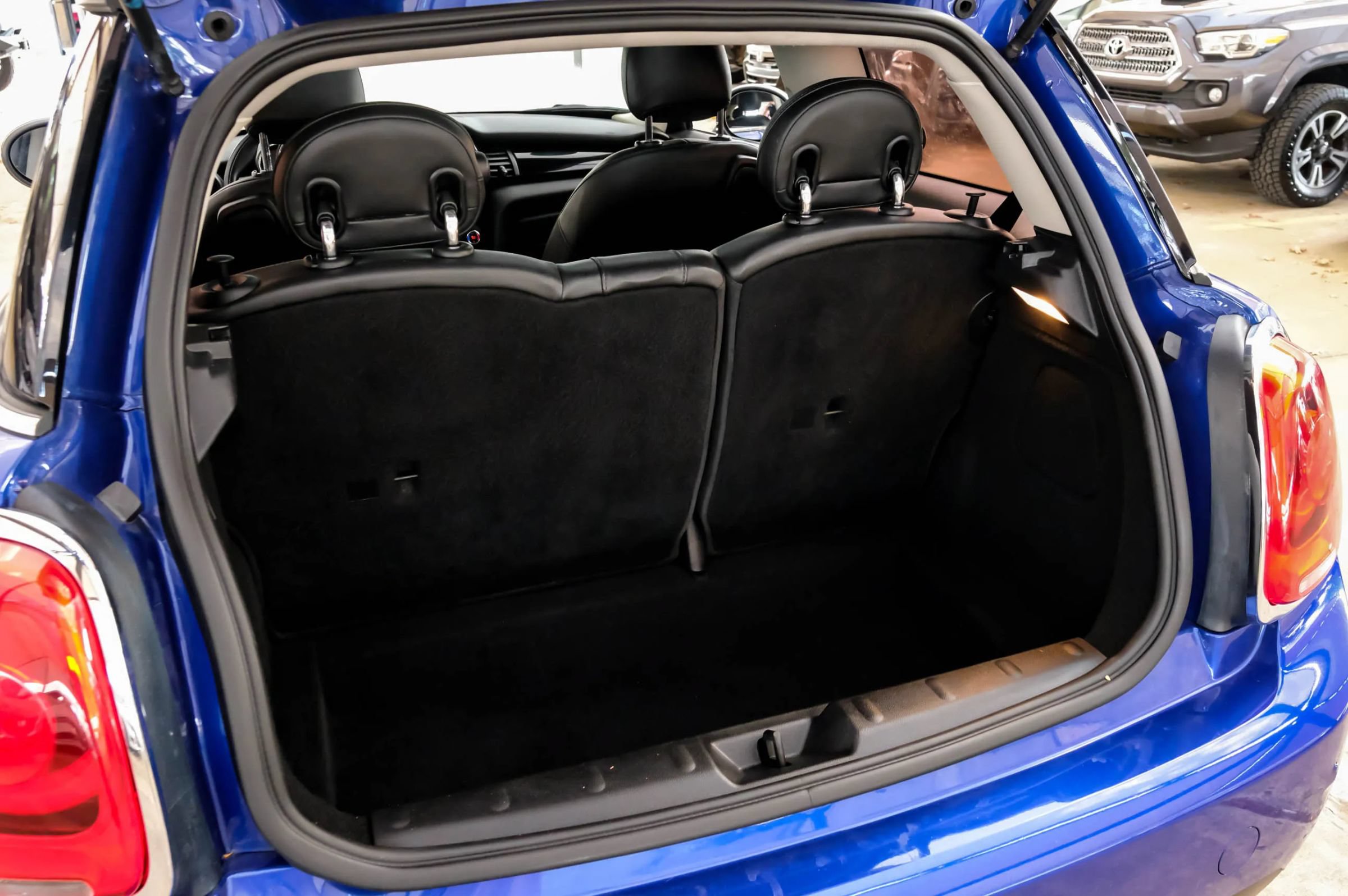 Used 2019 MINI Cooper 2-Door Hardtop FWD image 47