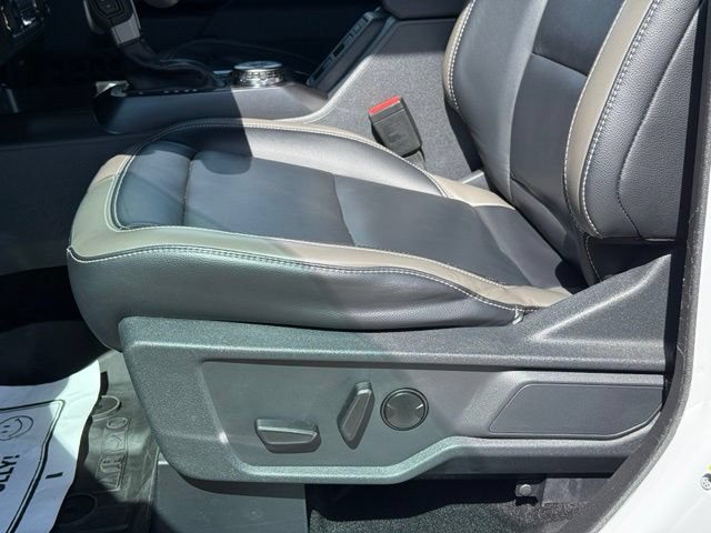 Used 2025 Ford Bronco Outer Banks AWD/4WD image 14