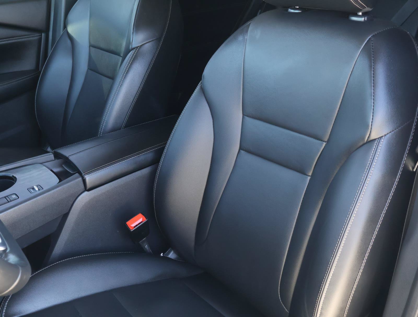 Used 2024 Nissan Rogue SL w/ SL Premium Package FWD image 13