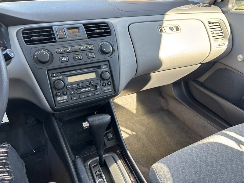 Used 2001 Honda Accord VP image 37