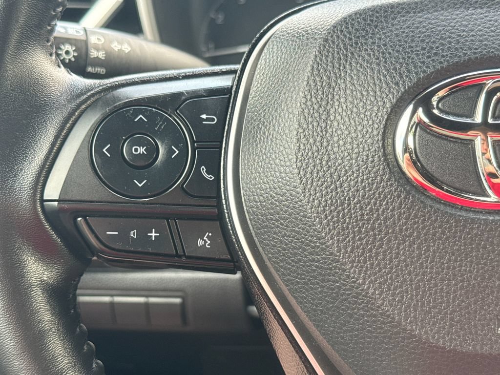 Used 2025 Toyota Corolla Hatchback FWD image 20